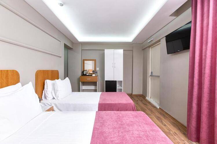 Ria Suites Hotel