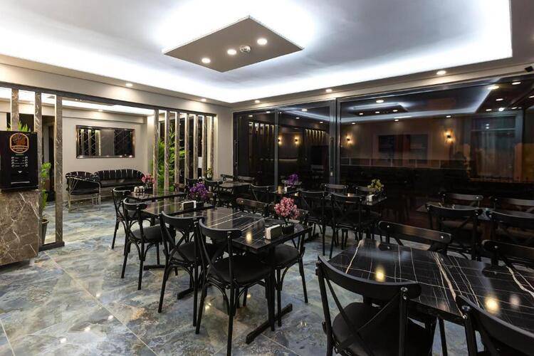 Ria Suites Hotel
