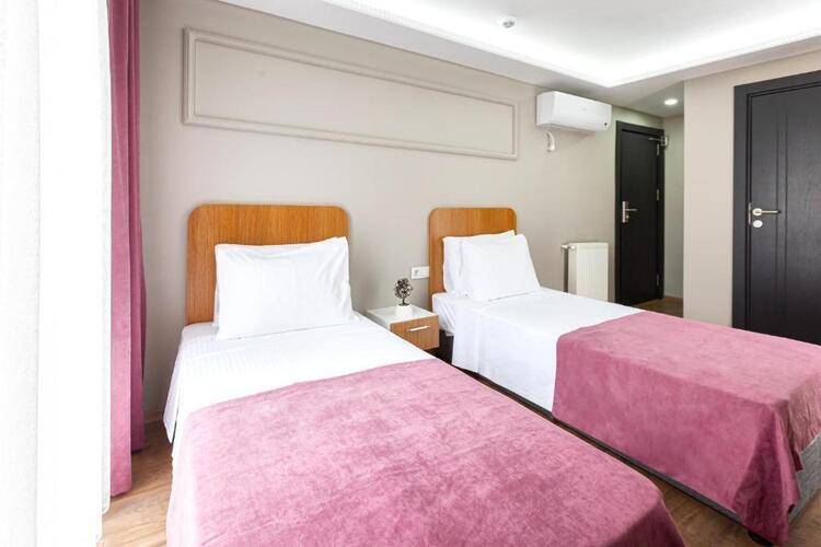 Ria Suites Hotel