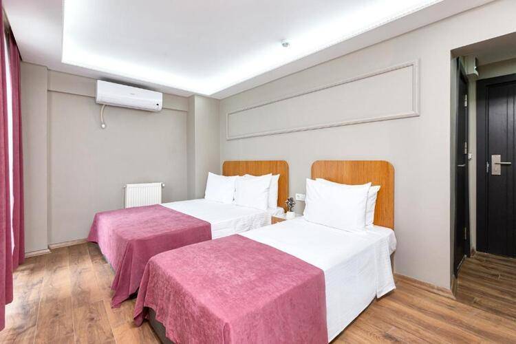 Ria Suites Hotel