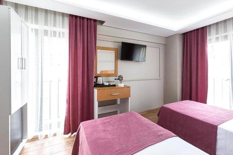 Ria Suites Hotel