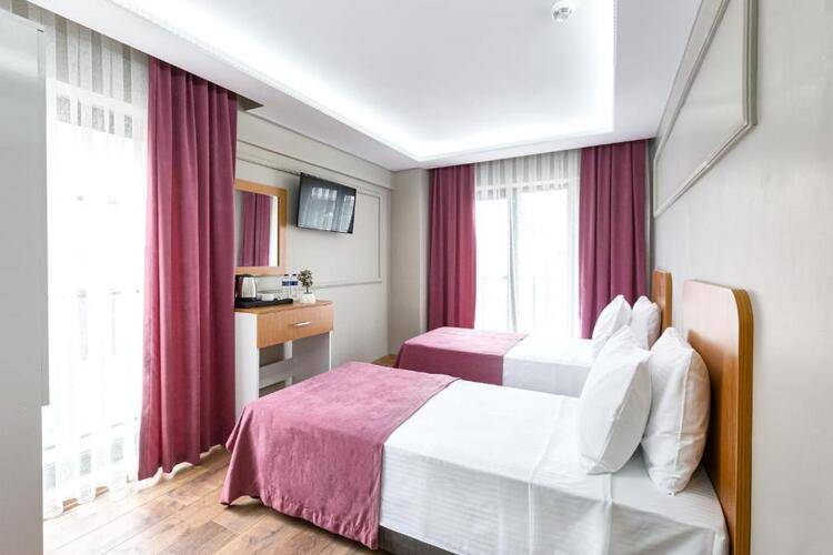Ria Suites Hotel