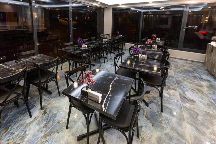 Ria Suites Hotel