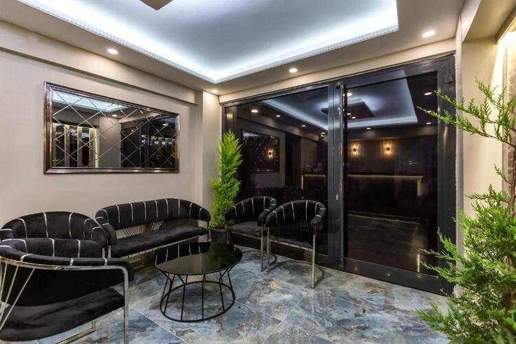 Ria Suites Hotel