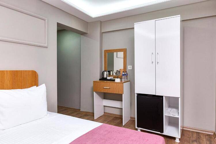 Ria Suites Hotel