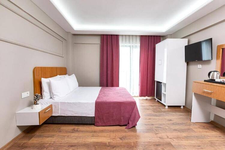 Ria Suites Hotel