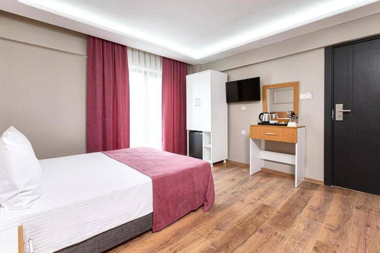 Ria Suites Hotel