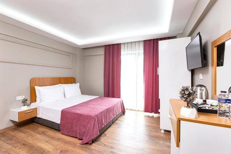 Ria Suites Hotel