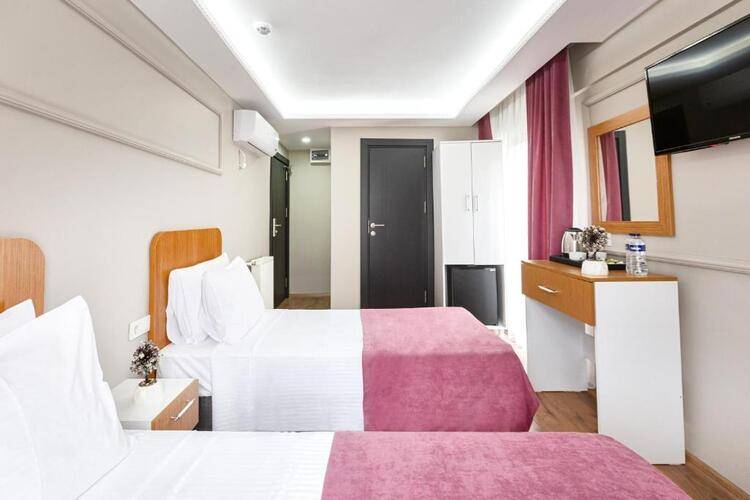 Ria Suites Hotel