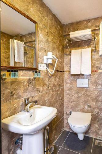 Ria Suites Hotel