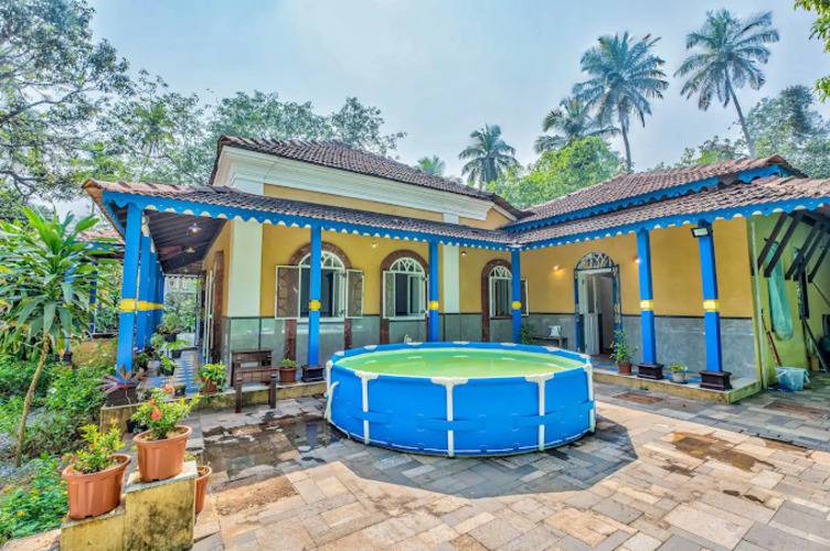 Casa De Familia