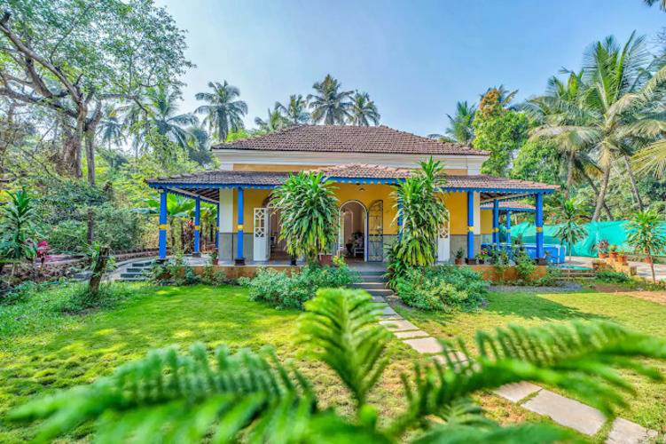 Casa De Familia
