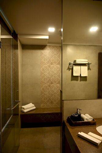 Candolim Suites