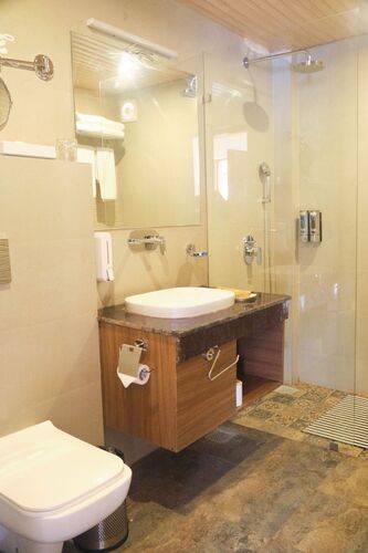 Veda 5 Wellness Resorts & Spa