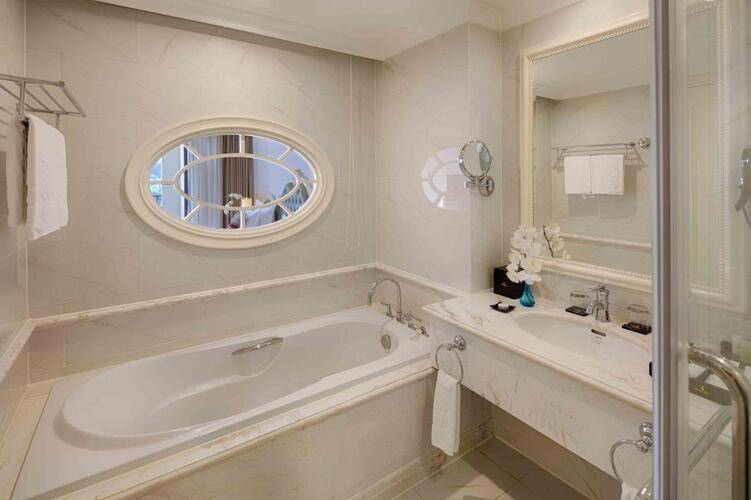 Nha Trang Marriott Resort & Spa, Hon Tre Island