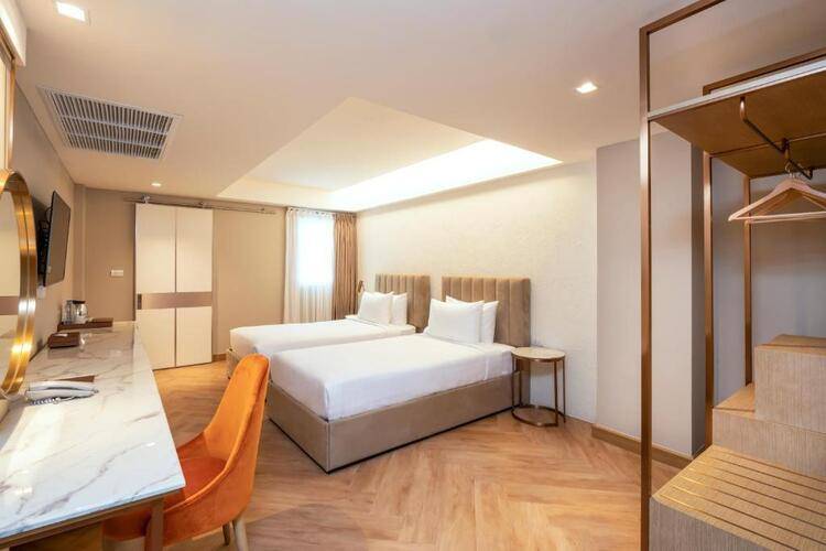 Away Bangkok Riverside Kene