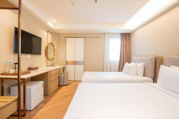 Away Bangkok Riverside Kene