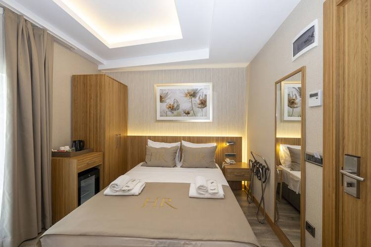 Ravi Hotel