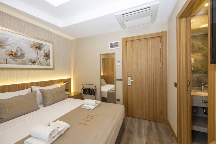 Ravi Hotel