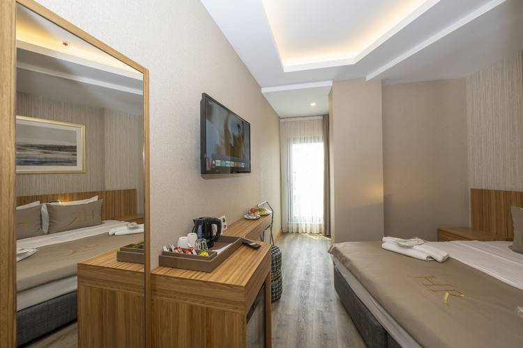 Ravi Hotel