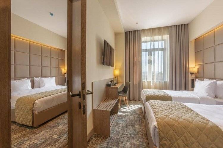 Hayasa Hotel