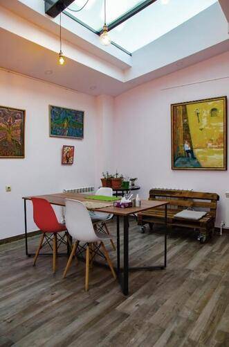 Blur Inn Gallery
