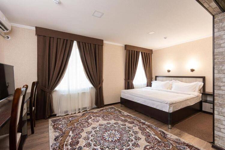 Voyage Hotel