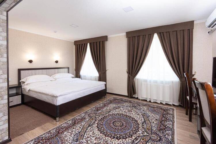 Voyage Hotel
