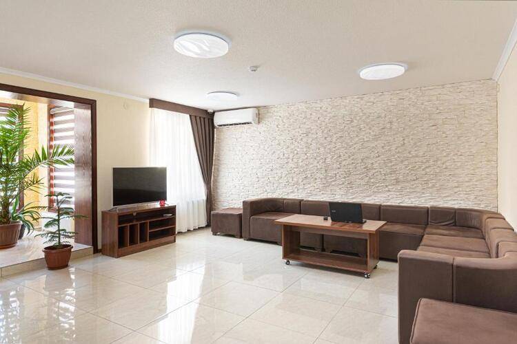 Voyage Hotel