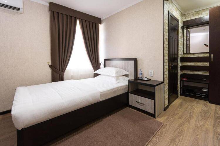 Voyage Hotel