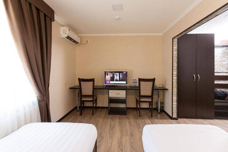 Voyage Hotel