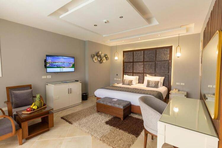 Posh Club By Sunrise Crystal Bay Resort