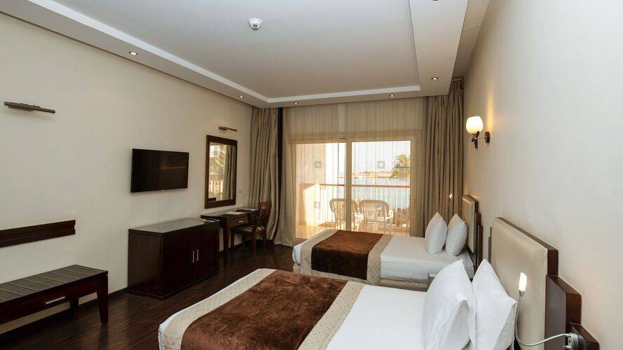 Posh Club By Sunrise Crystal Bay Resort