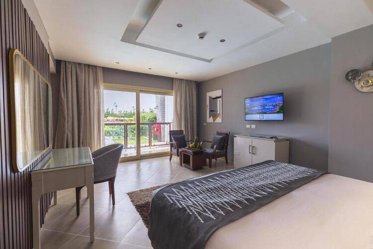 Posh Club By Sunrise Crystal Bay Resort