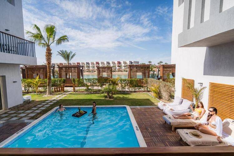Posh Club By Sunrise Crystal Bay Resort
