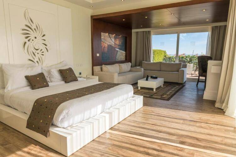 Posh Club By Sunrise Montemare Resort