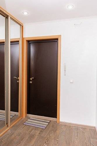 Апартаменты На Емельянова 35а (1)