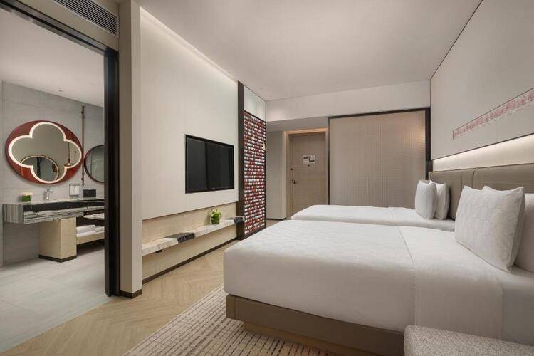 Hualuxe Sanya Yalong Bay Resort