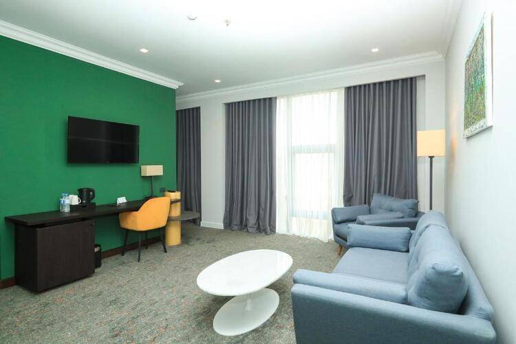 Pine Astoria Hotel