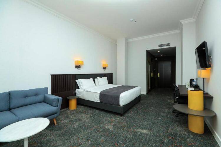 Pine Astoria Hotel