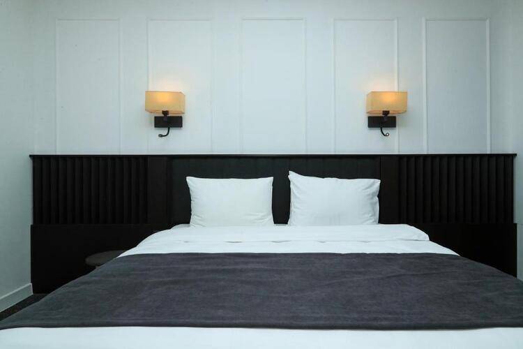 Pine Astoria Hotel