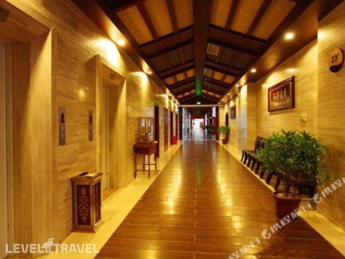 фотографии отеля Oriental Tailong Hotel в Китай(Басуо ) - фото №7