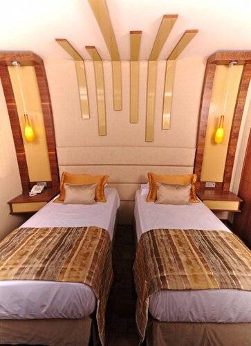 Avin Hotel
