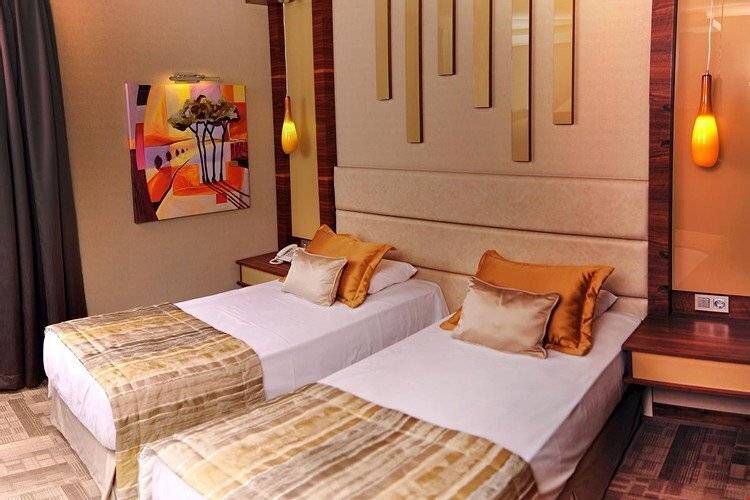 Avin Hotel