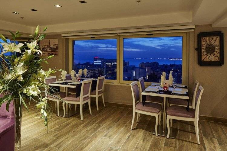 Doubletree By Hilton Hotel Izmir - Alsancak