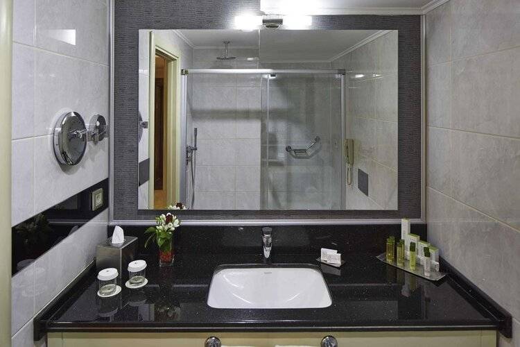 Doubletree By Hilton Hotel Izmir - Alsancak
