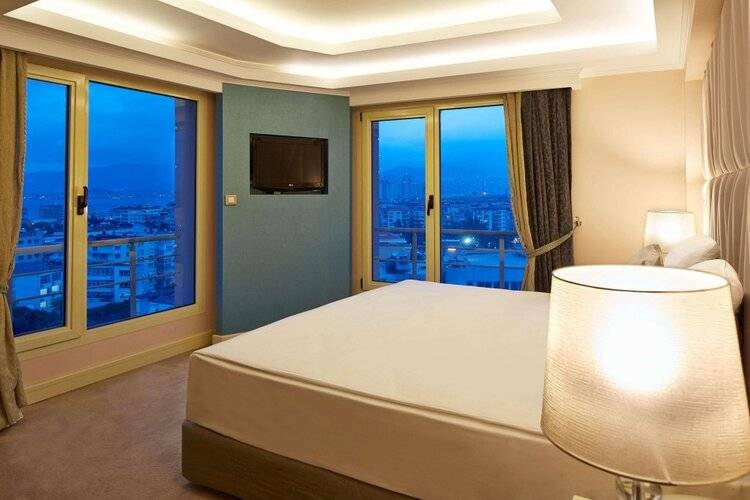 Doubletree By Hilton Hotel Izmir - Alsancak
