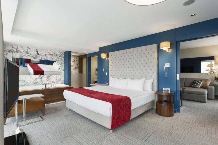 Ramada Encore By Wyndham Izmir