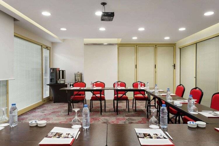 Ramada Encore By Wyndham Izmir