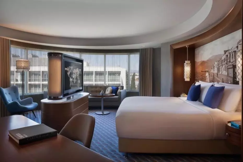 Renaissance Izmir Hotel